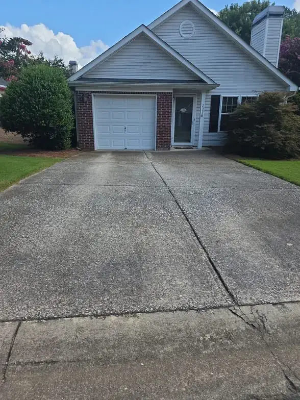 Driveway, concrete sidewalk, and curb cleaning in Canton, GA