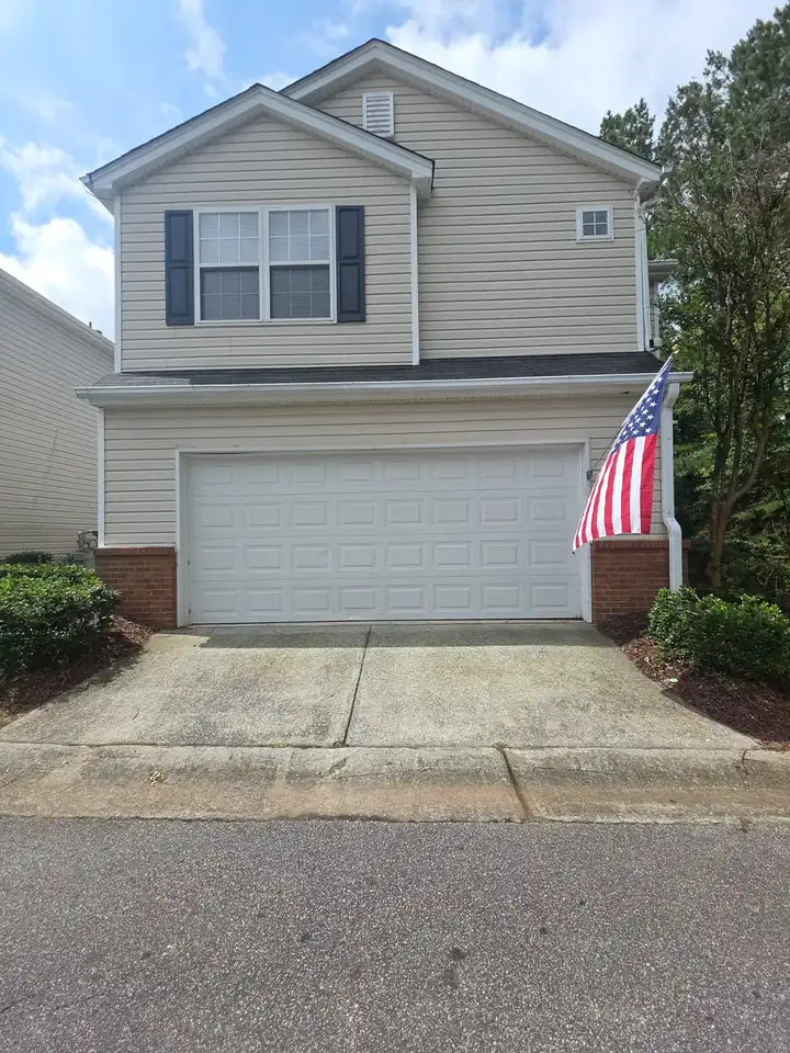 House washing, fence cleaning, and concrete patio in Woodstock, GA