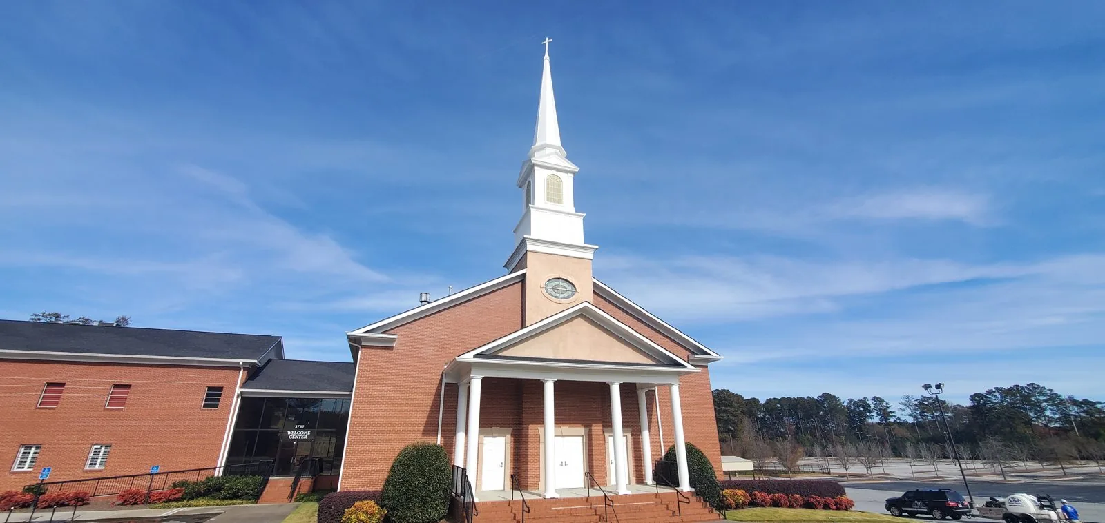 Church and steeple at Macland Baptist Church in Powder Springs (November 23, 2021)